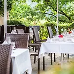 Weisses Ross Otel 4*