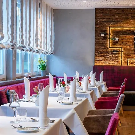 Weisses Ross Hotel 4*