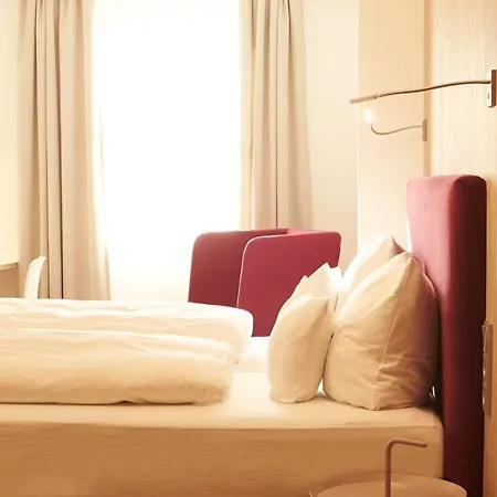 Weisses Ross Hotel 4*